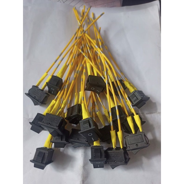 Saklar 2 pin Tombol Switch On Of Motor universal + kabel bintik + di sorder ( semua motor)