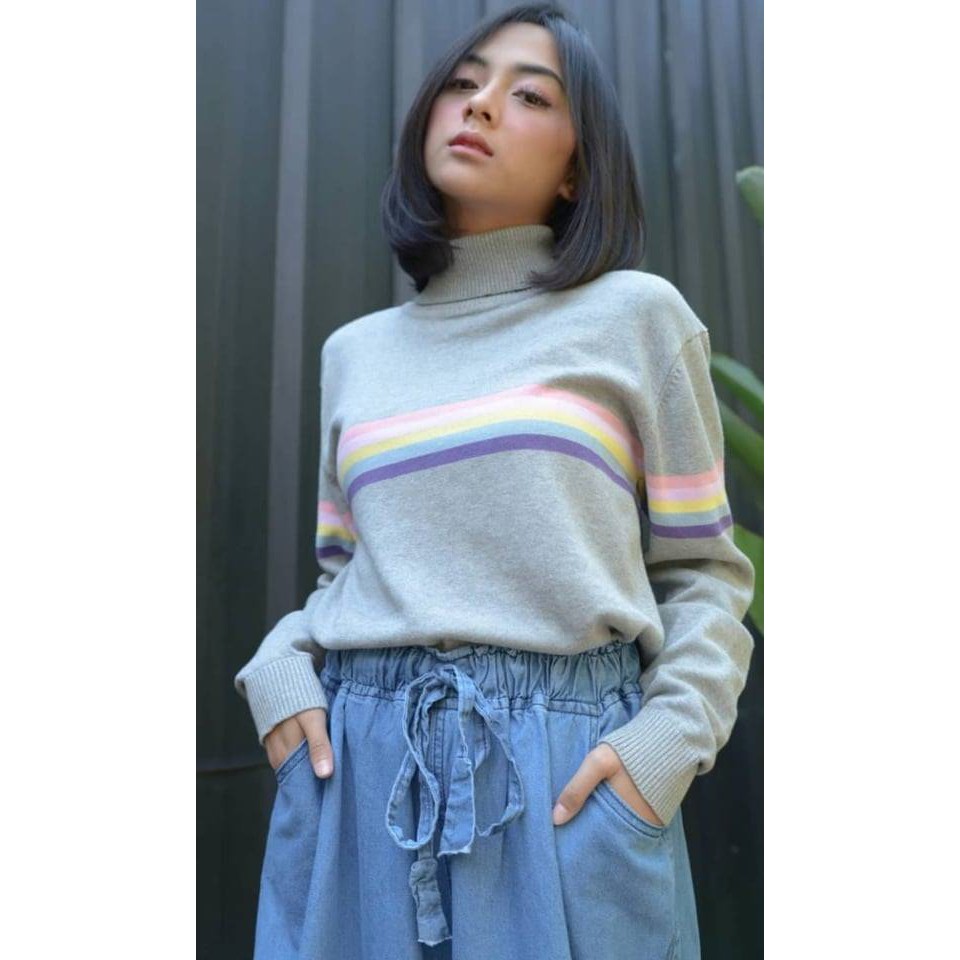 Atasan Wanita Rajut Halus Turtleneck Rainbow