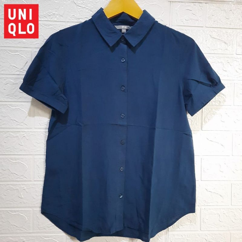 BAJU ATASAN WANITA KEMEJA LENGAN PENDEK BY UNIQLO