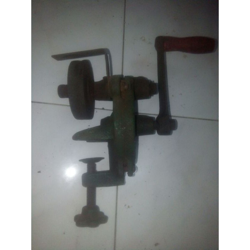 gerinda grinda beji manual engkol tangan jadul lawas diameter 4 inch