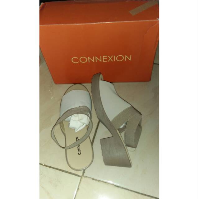 Sepatu sandal wedges connexion