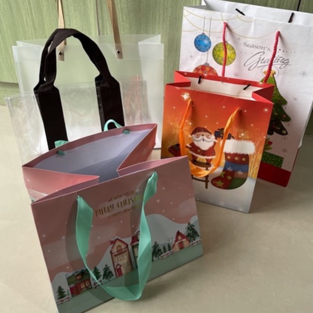

Paperbag Natal / Christmas Bag Hampers / Tas Hampers Natal Christmas / Packaging Natal / Tas Kado Natal / Tas Transparant
