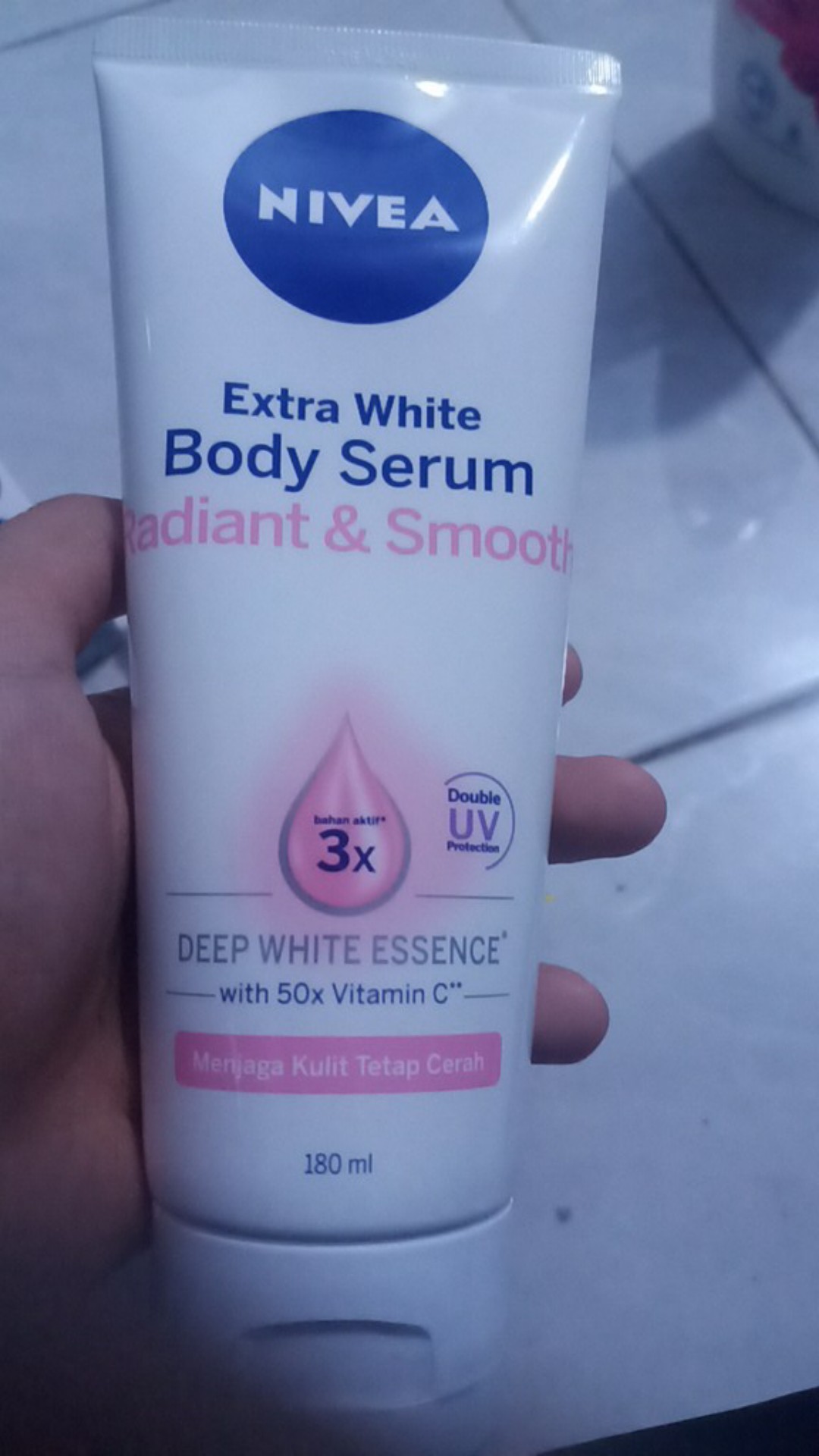 NIVEA Body Serum Extra White Radiant & Smooth 180 ml