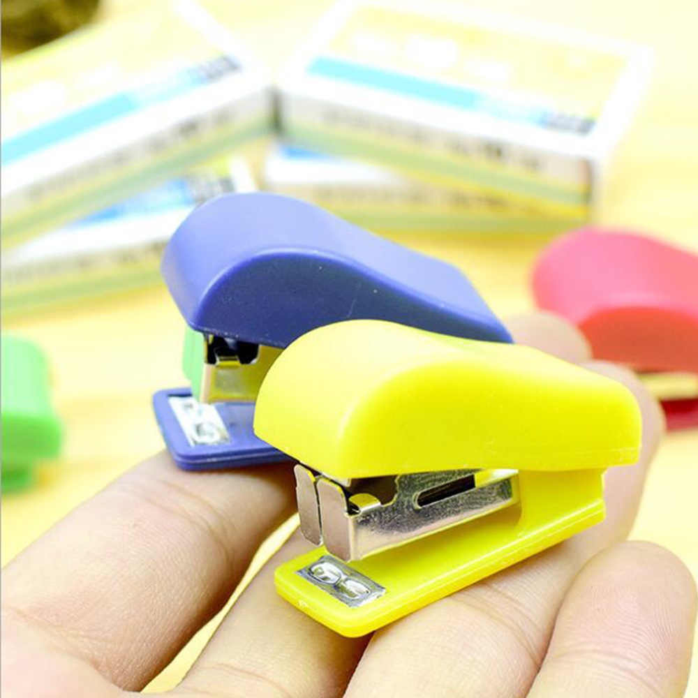 (Aaoottuuoo5.Id) 1pc Stapler Mini Warna Acak Untuk Sekolah / Kantor