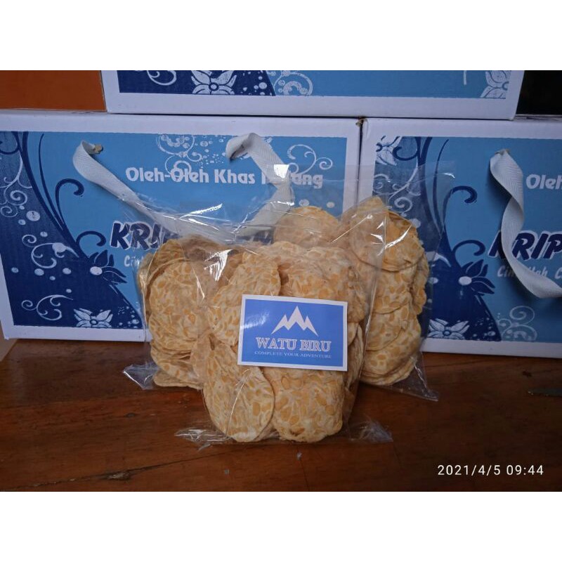 

Keripik Tempe Sagu oleh-oleh khas Malang cocok dimakan bareng keluarga saat Lebaran