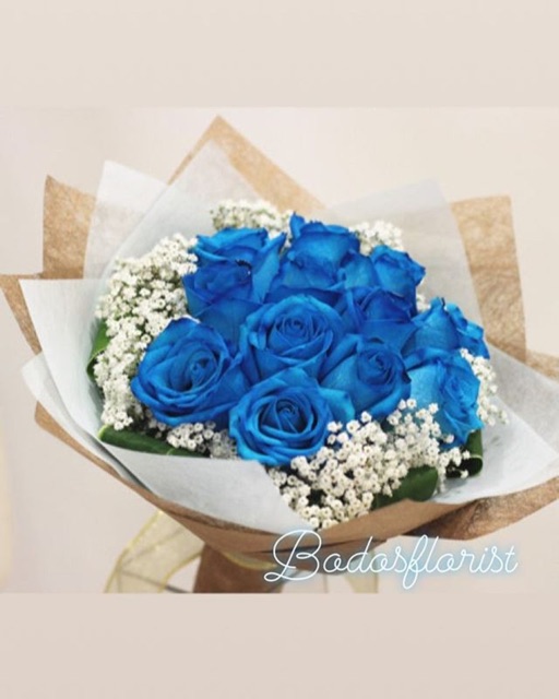 Buket Bunga Mawar Biru With Babybreath Shopee Indonesia