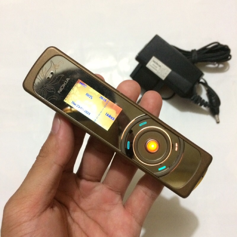 Nokia 7380 Lipstick