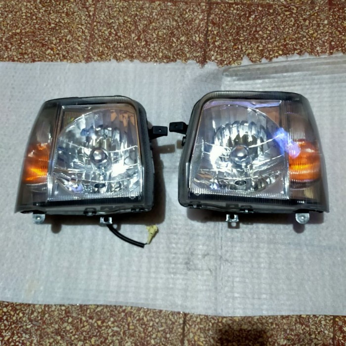 Lampu Depan/Head Lamp Kristal Suzuki Karimun Kotak Set