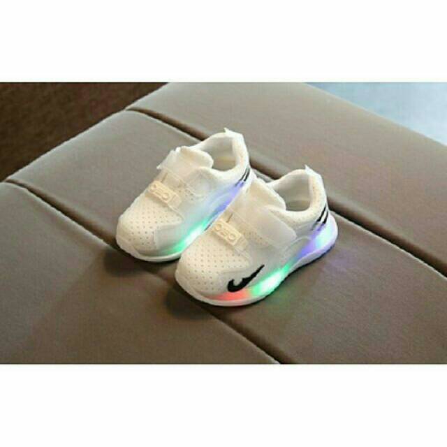Sepatu Anak Lampu Import Nike Stripe White