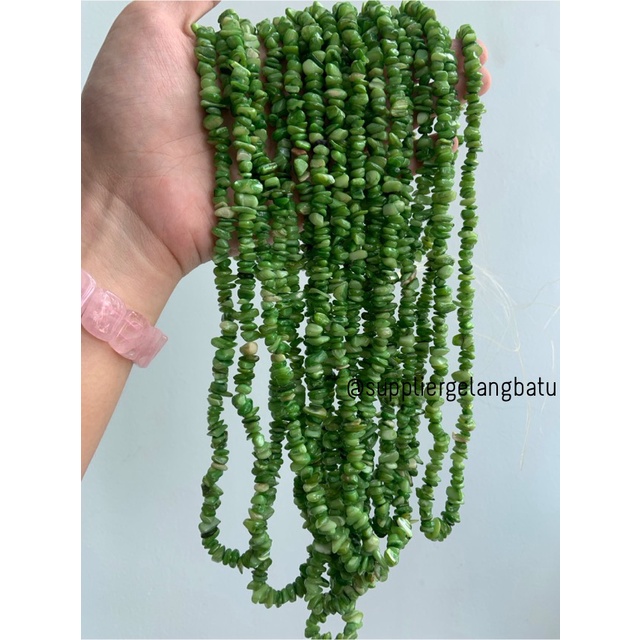 kerikil kerang SOFT GREEN CARNELIAN 1cm bahan manik akik hijau tua