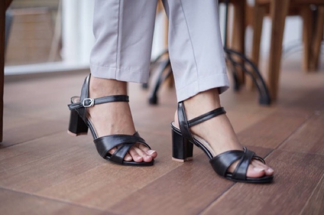 AMORA DRANATHA HEELS WANITA