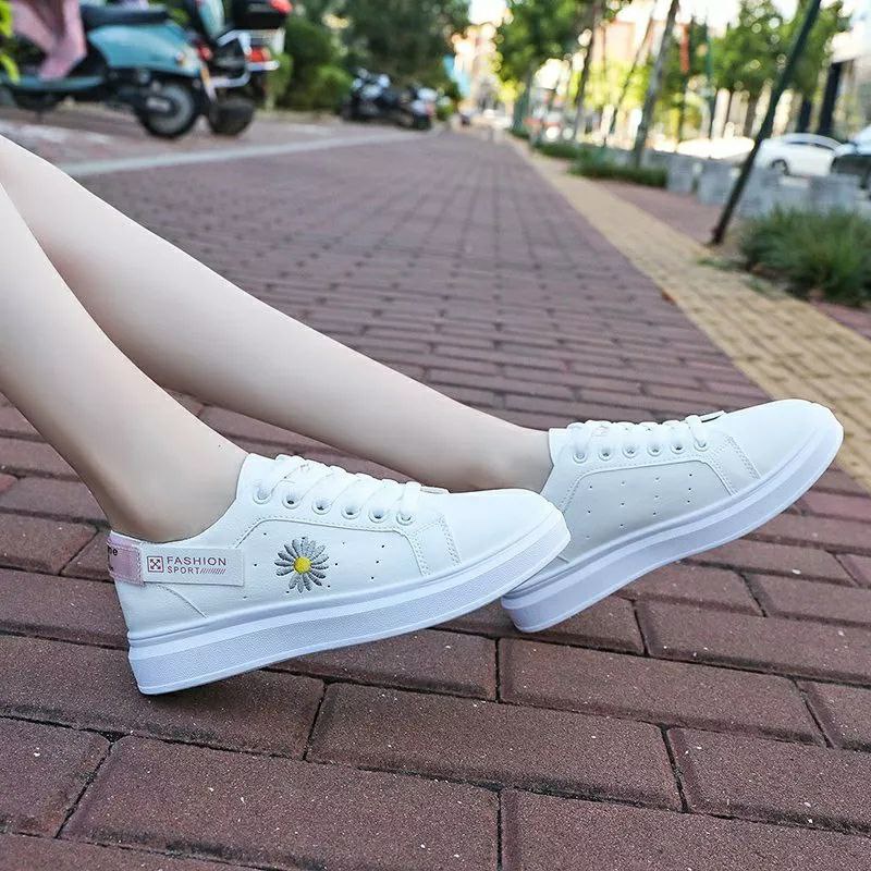 Sepatu Sneakers Tali Sepatu Wanita Fashion Sepatu Kets Jalan Santai sepatu cantik wanita terbaru kekinian Sepatu Sneakers Wanita Cewek Perempuan Remaja Dewasa Kekinian Murah Terbaru Sepatu Kets YS211-3