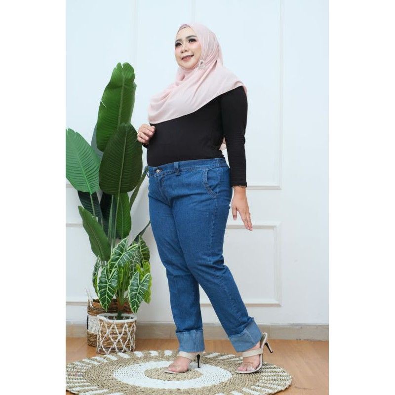 Celana Jeans Bigsize Tika Jeans Jumbo Wanita