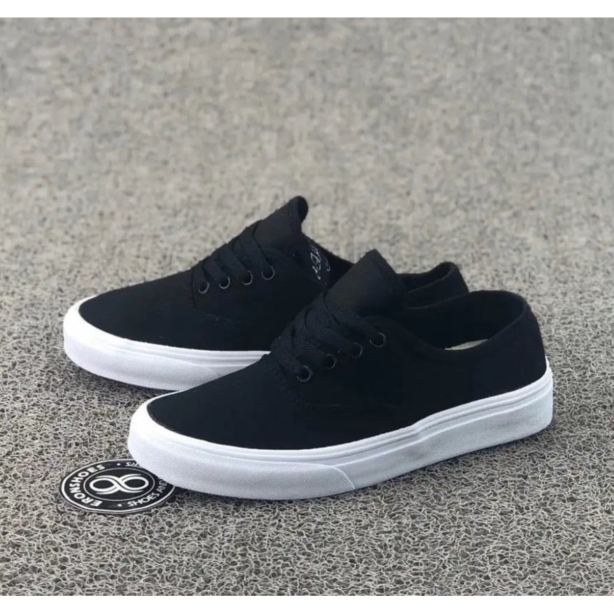 HUMAIRAH_OLDSHOP || Sepatu Vans Authentic black n white sepatu berbahan kanvas sepatu murah berkualitas