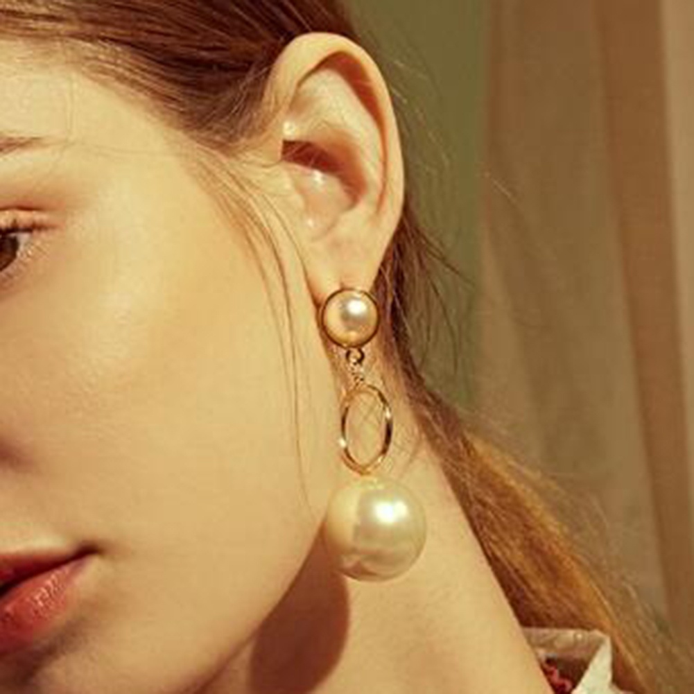 Anting Stud Panjang Bentuk Lingkaran Besar Aksen Mutiara Tiruan Untuk Wanita