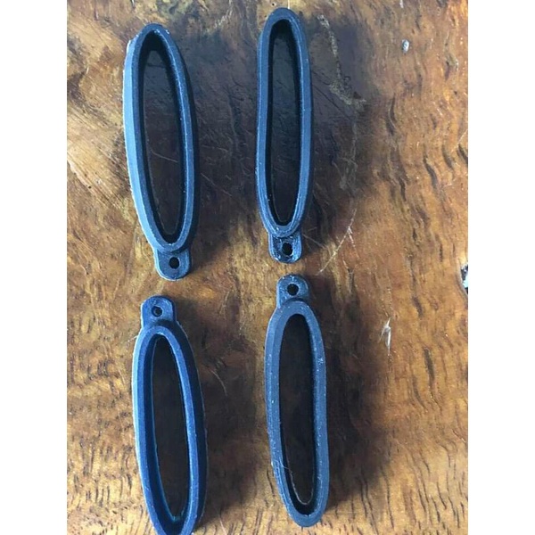 

Karet Lanyard 40mm // Karet Pods