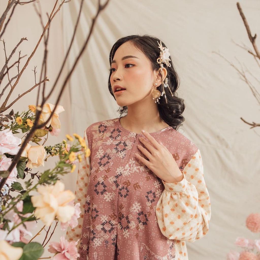 KAMIMA Troika Series Hara Blouse Atasan Blouse Motif Wanita Premium by Kamima