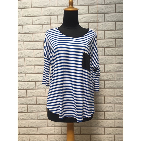 Zara Atasan Wanita Motif Garis Preloved