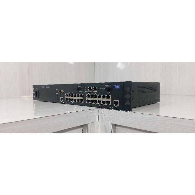 Switch Ibm 8245-124 24-Port 10/100 Managed