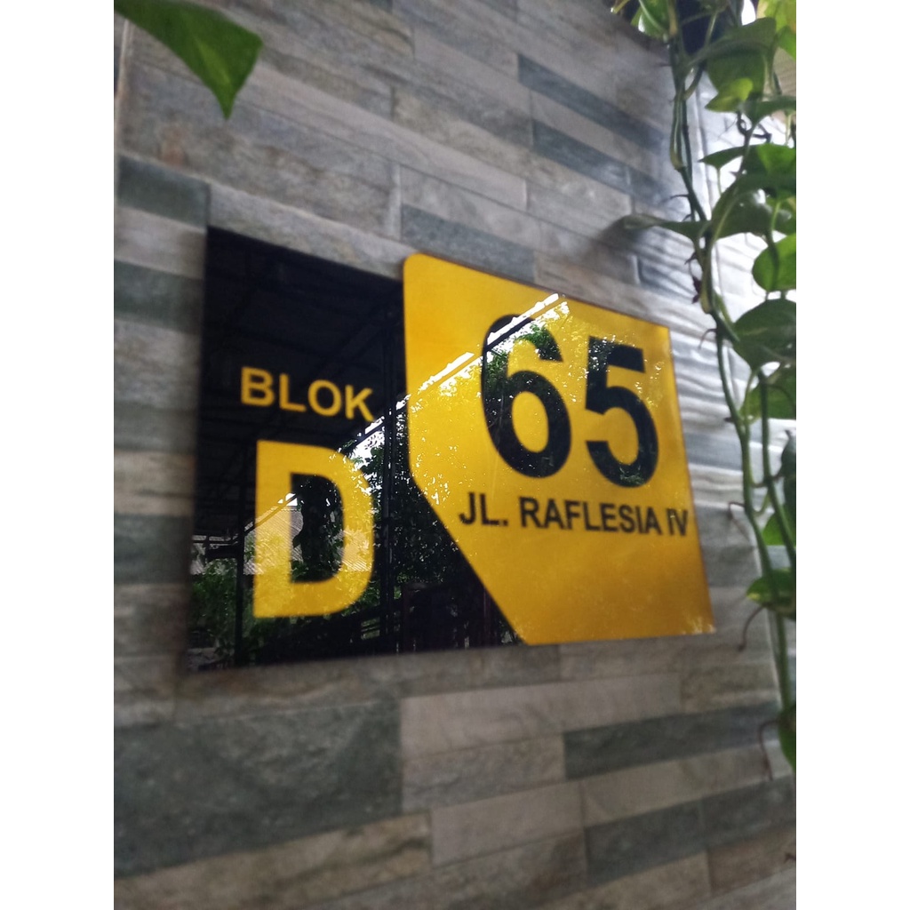 papan nomor rumah akrilik 30 x 20 minimalis elegan TAHAN SEGALA CUACA