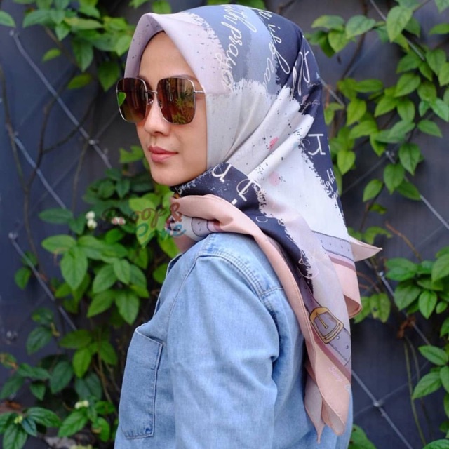 Scoop and Cone scarf