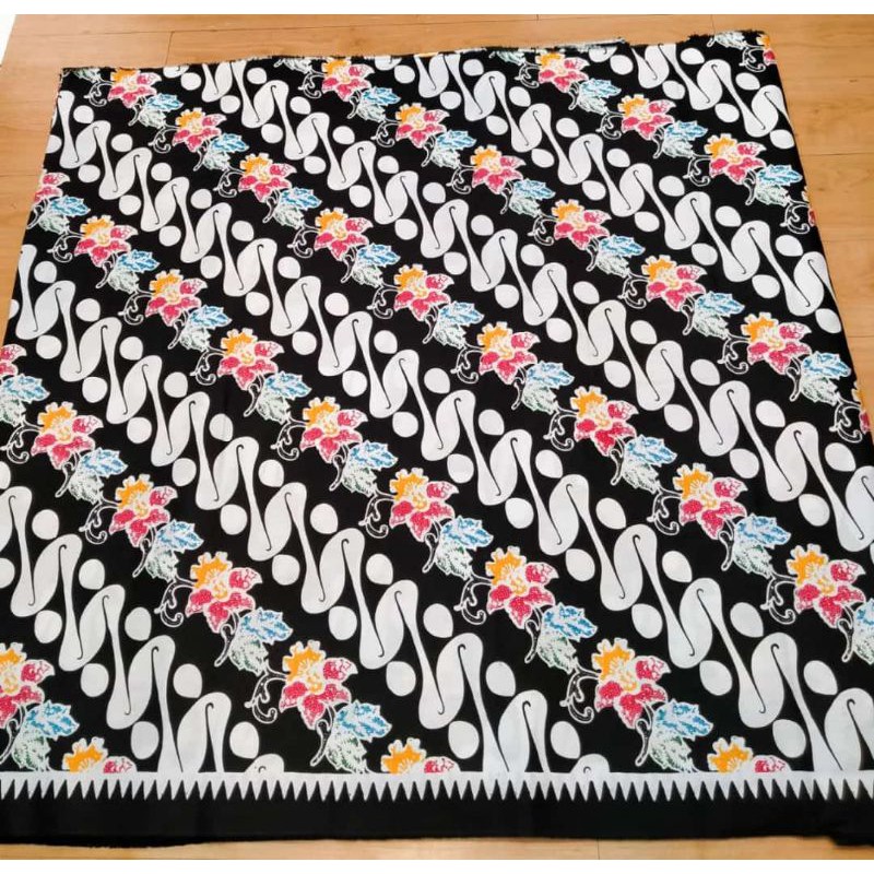 Kain Batik Laweyan Solo motif seling kembang dasar hitam ( Primissima ) Ukuran 2 Meter