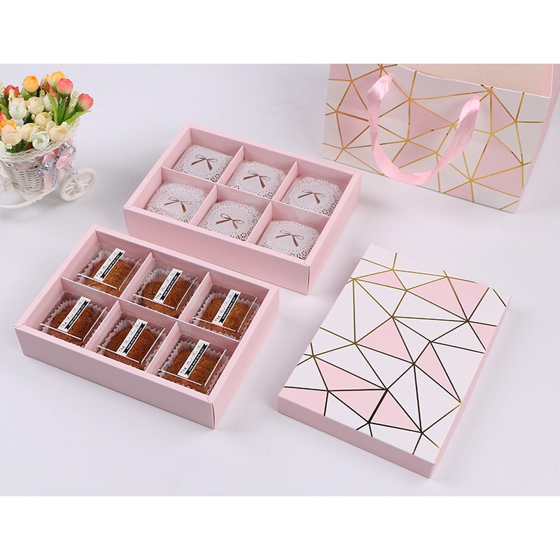 

BOX COKLAT KUE SOUVENIR KOTAK TRIBAL PINK GOLD COOKIS KUE 22x15x1,5cm TEBAL 2 SEKAT LB-105