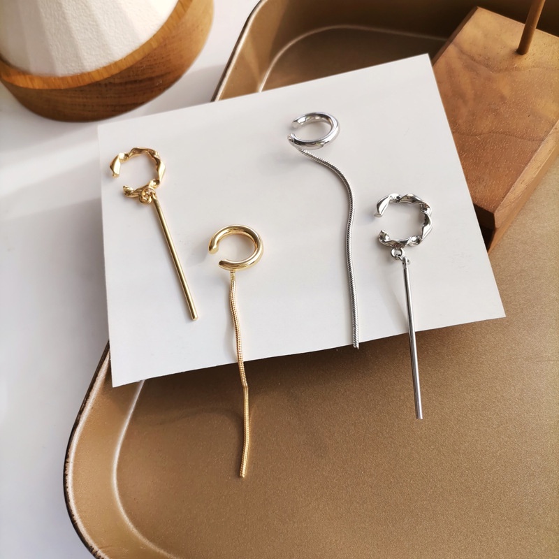 Anting Klip Tanpa Lubang Model Rumbai Asimetris Warna silver / Gold Gaya Korea Untuk Wanita