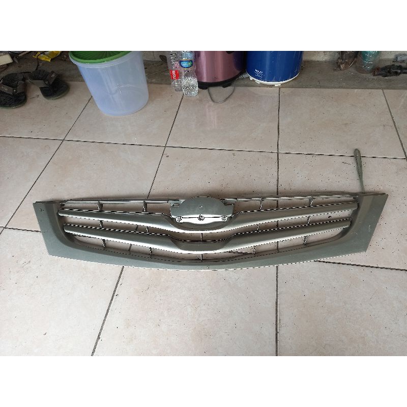 grill innova 2010 original warna body