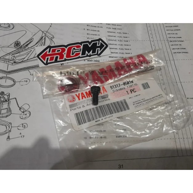 91317-05010 SCREW BAUT DI TUTUP TANGKI VIXION OLD LAMA OVI ORI ORIGINAL YAMAHA YGP ASLI KATALOG NO17