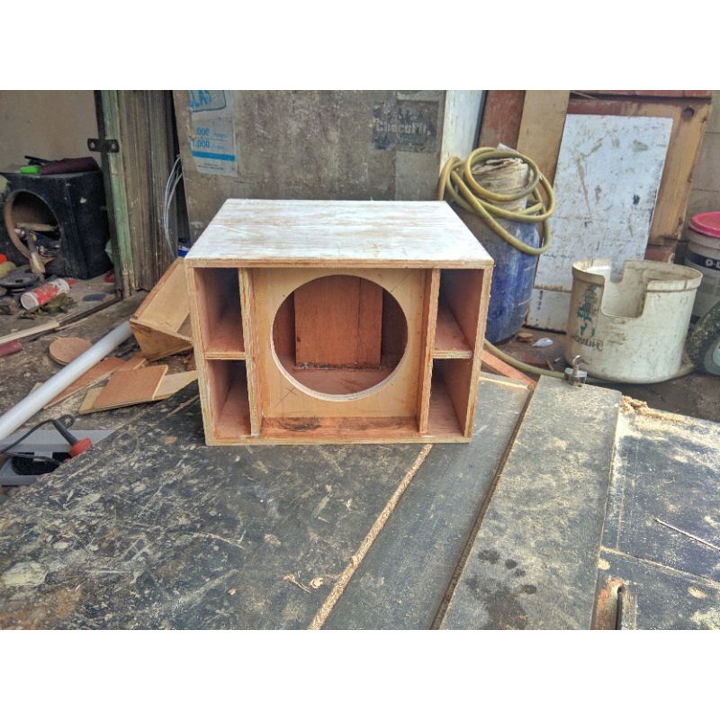 Box speaker 10 inch model spl audio