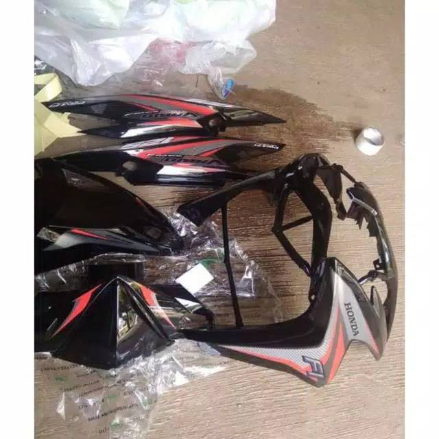 Body halus vario 125 lama-old, hitam