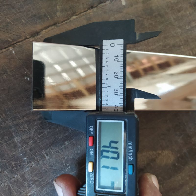 Pipa Kotak Stainless Hollow Stainless 40 x 40 Panjang 80 cm Tebal 0,8 mm