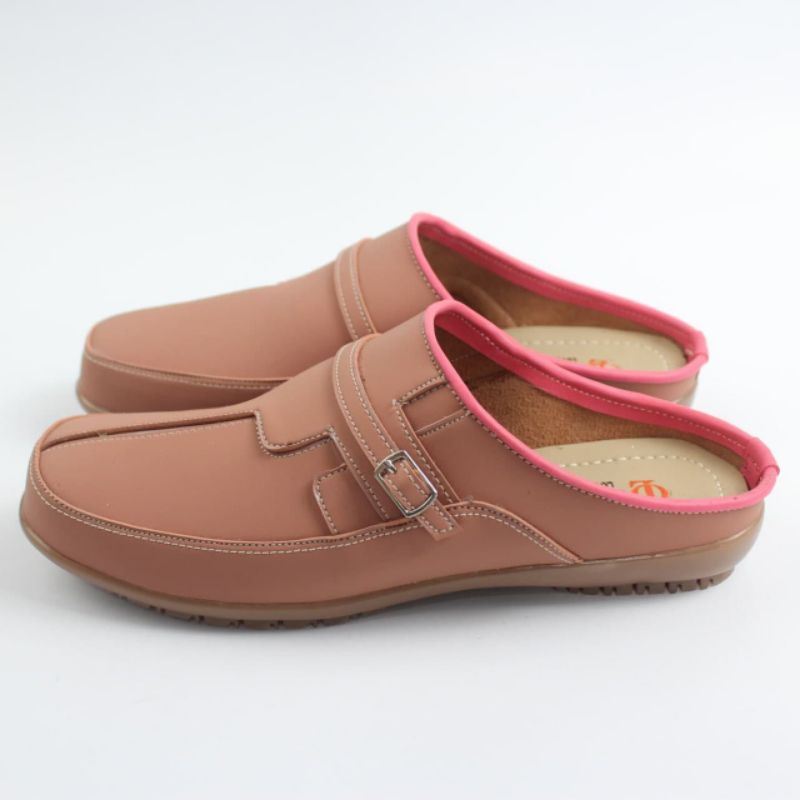 Bustong Sepatu Wanita Sepatu Wanita Kulit Sintetis Sandal One Love Tutong Wanita