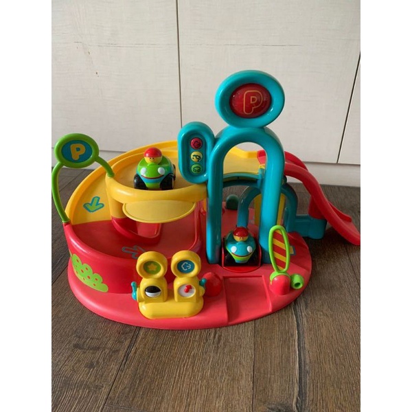 ELC whizz garage car