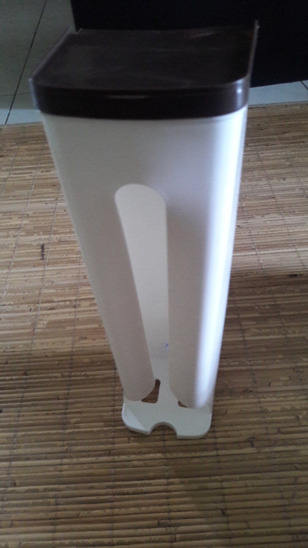 Dispenser Kantong Plastik / Plastic Storage Box Organizer Garbage Bags Collection Box