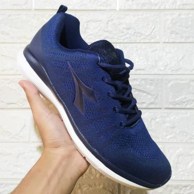 Sepatu Sneakers Running Pria Diadora Evo Original Termurah BNIB