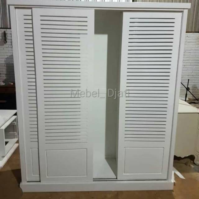 Lemari jati 3 pintu sliding