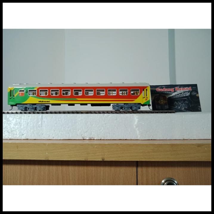 Miniatur Kereta Agung Craft Ho Gerbong Penumpang Class Ekonomi 2009