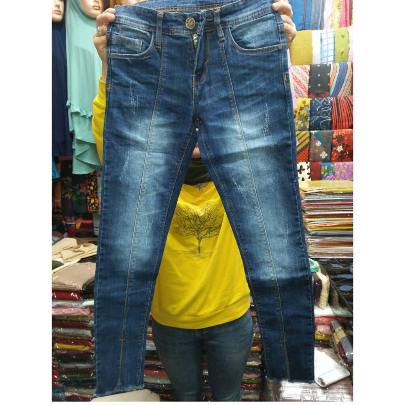 GET IT JEANS CELANA JEANS WANITA RIPPED CAKAR KAKI BELAH
