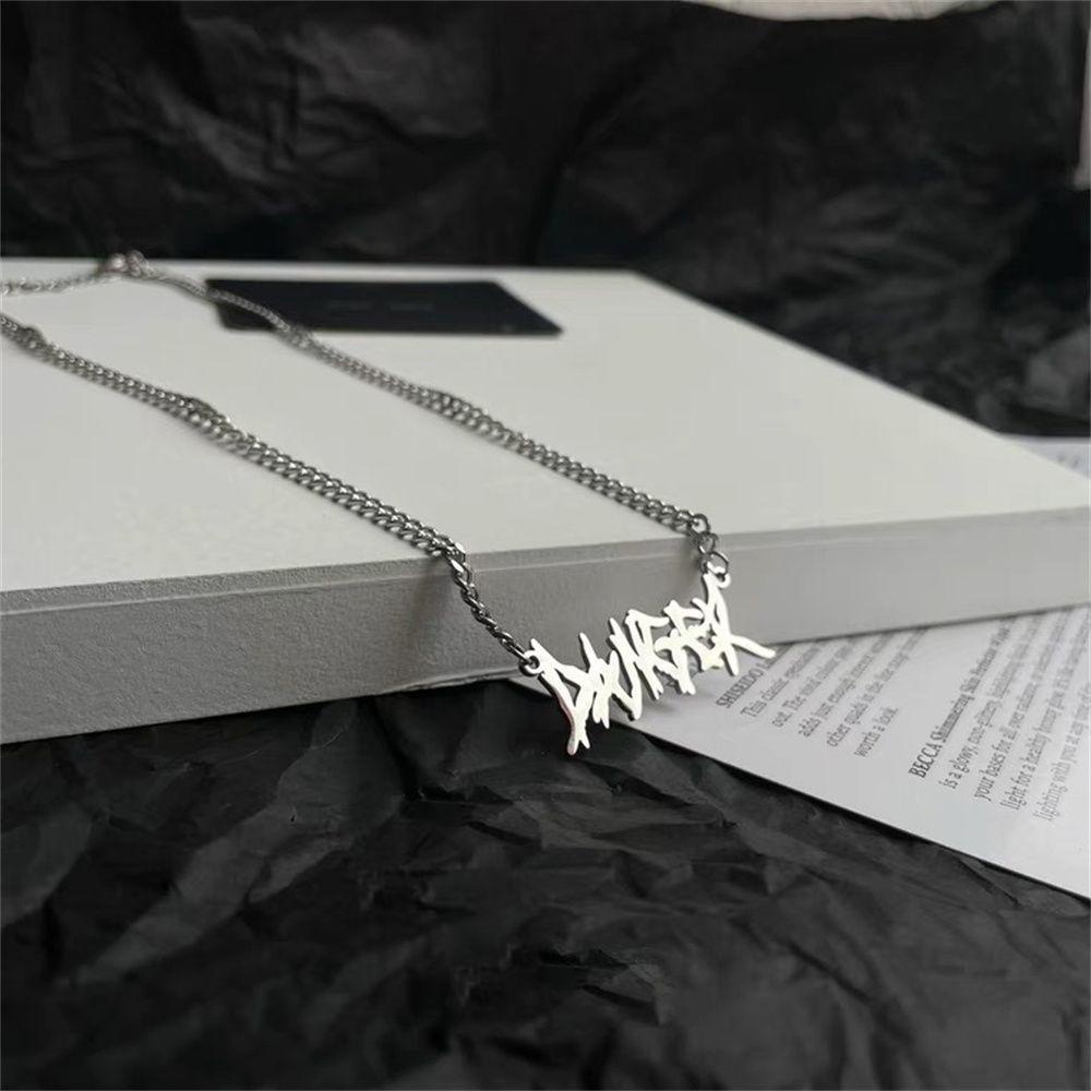 Kalung Rantai Panjang Bahan Titanium Steel Motif Bunga