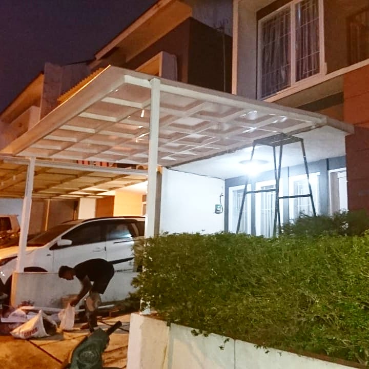 Kanopi minimalis rangka besi Depok - bengkel las depok - atap Alderon - Spandek - Policarbonate