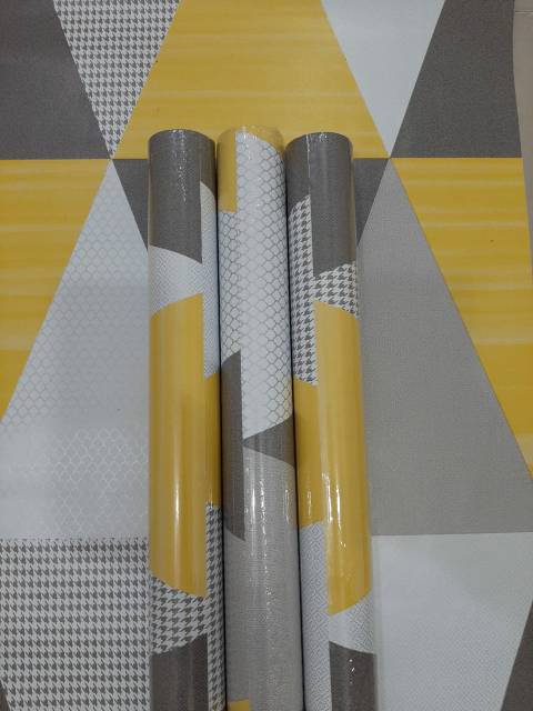 Wallpaper Dinding Motif Segitiga Abu2 Kuning Ukuran Pamjang 10Meter x Lebar 45Cm