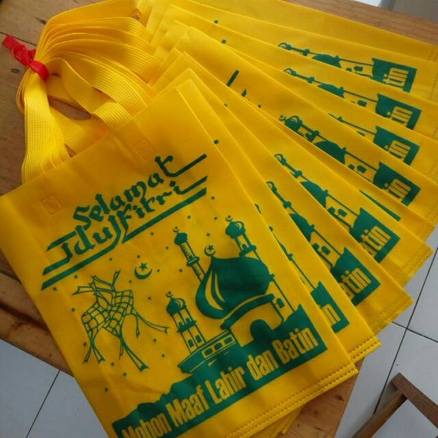 

Promo! Harga murah goodie bag tali sablon Idul Fitri ukuran 30x40x10