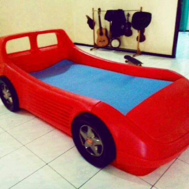 Kasur mobil balap Little Tikes