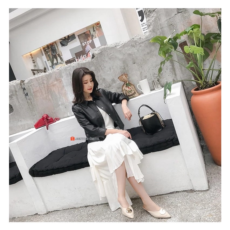 JNK x GWEN - Jaket Wanita Casual Women Semi Kulit Sintetis Viena Faux Synthetic Leather Fashion Cewek Perempuan Outfit OOTD Hijab Polos Sopan Santai Elegan Branded Slimfit Jacket Semi Formal Kerja Kantor Dinas Acara Nikah Undangan Lamaran Classic Kasual