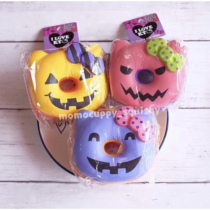 SQUISHY LICENSED halloween hello kitty donut by sanrio (100% ORIGINAL) ---Terbaru---
