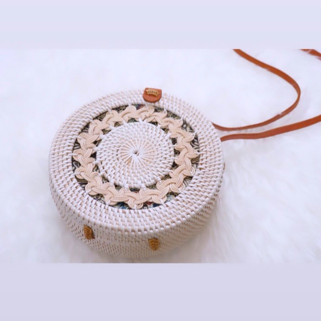 Tas Rotan Bali Motif Putih Ulir