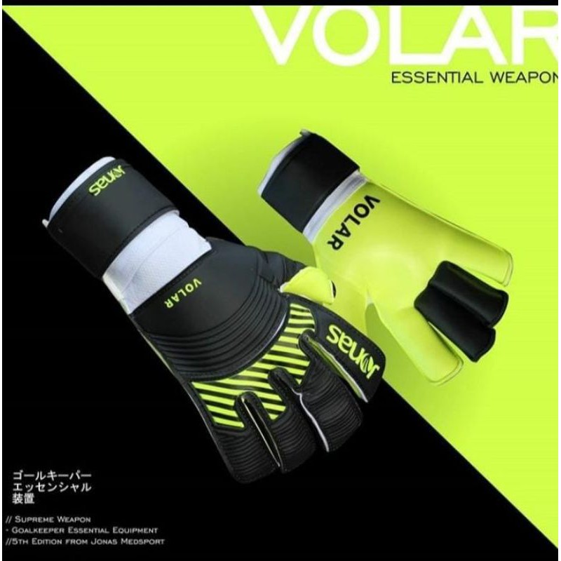 sarung tangan kiper Jonas