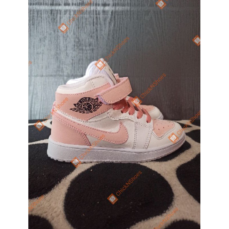 white jordan 1 junior